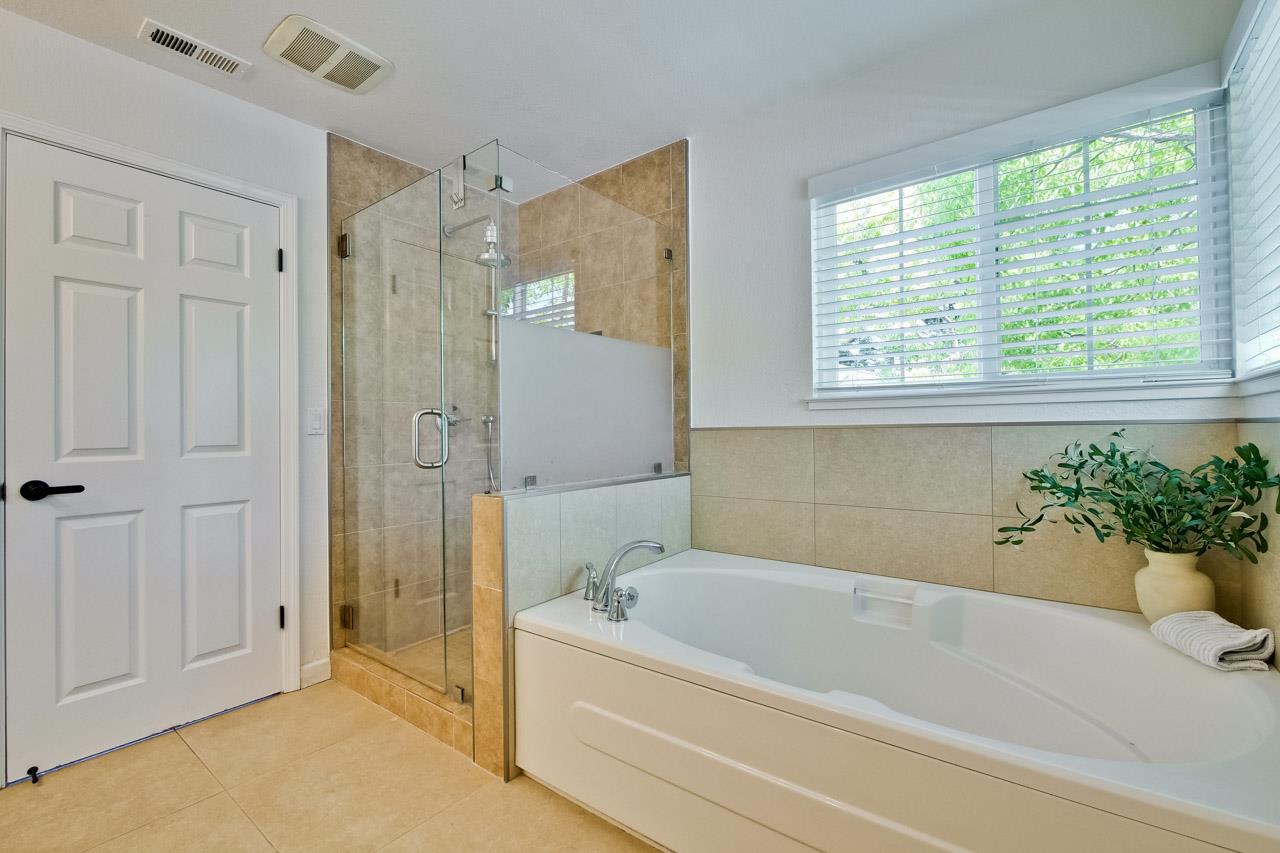 Detail Gallery Image 30 of 68 For 2115 Windrose Pl, Mountain View,  CA 94043 - 3 Beds | 2/1 Baths