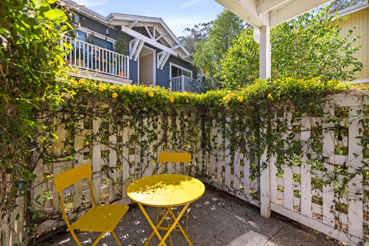 Detail Gallery Image 11 of 29 For 755 14th Ave #305,  Santa Cruz,  CA 95062 - 2 Beds | 1 Baths