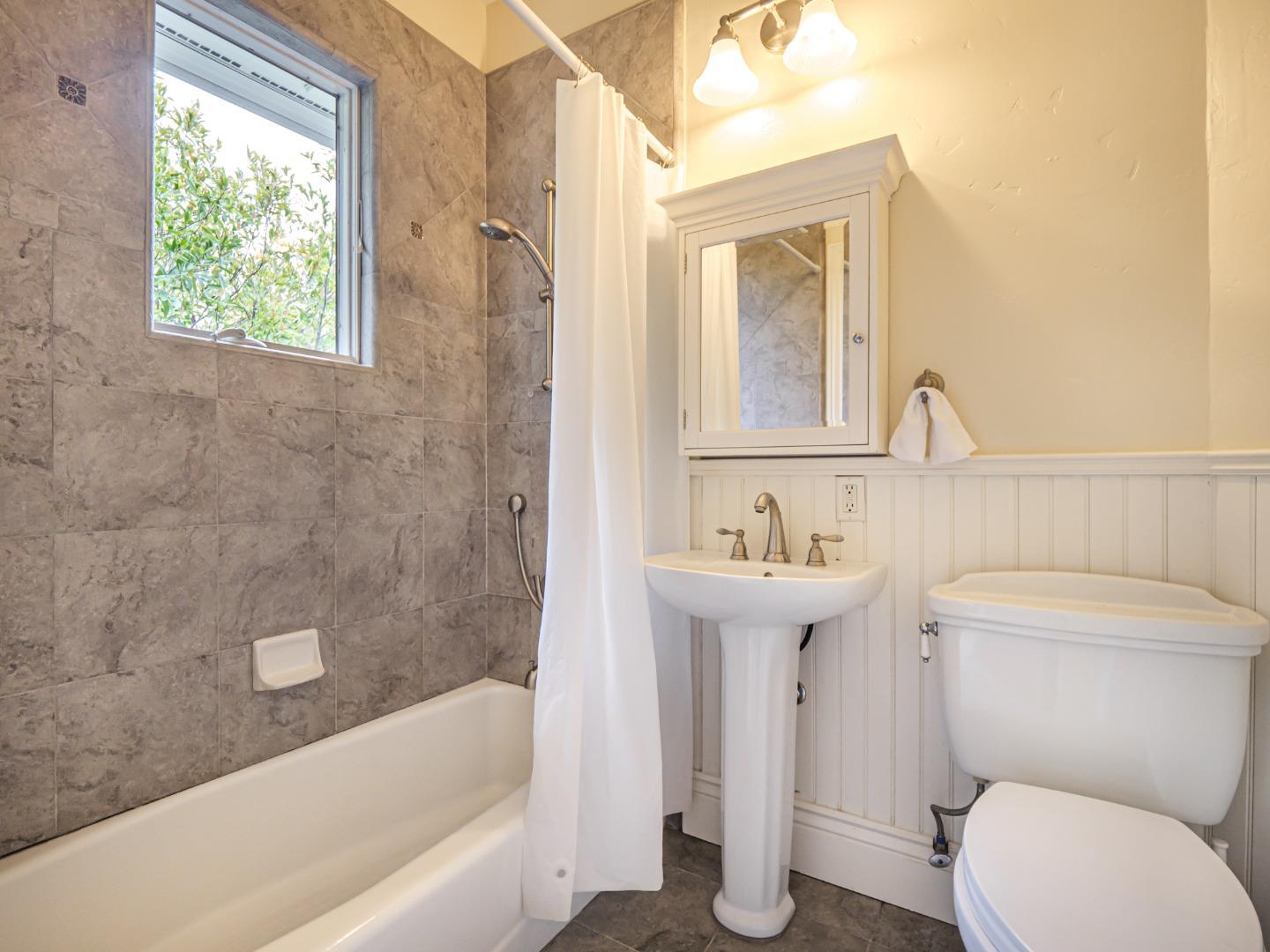 Detail Gallery Image 81 of 112 For 150 Fox Ct, Scotts Valley,  CA 95066 - 4 Beds | 3/1 Baths
