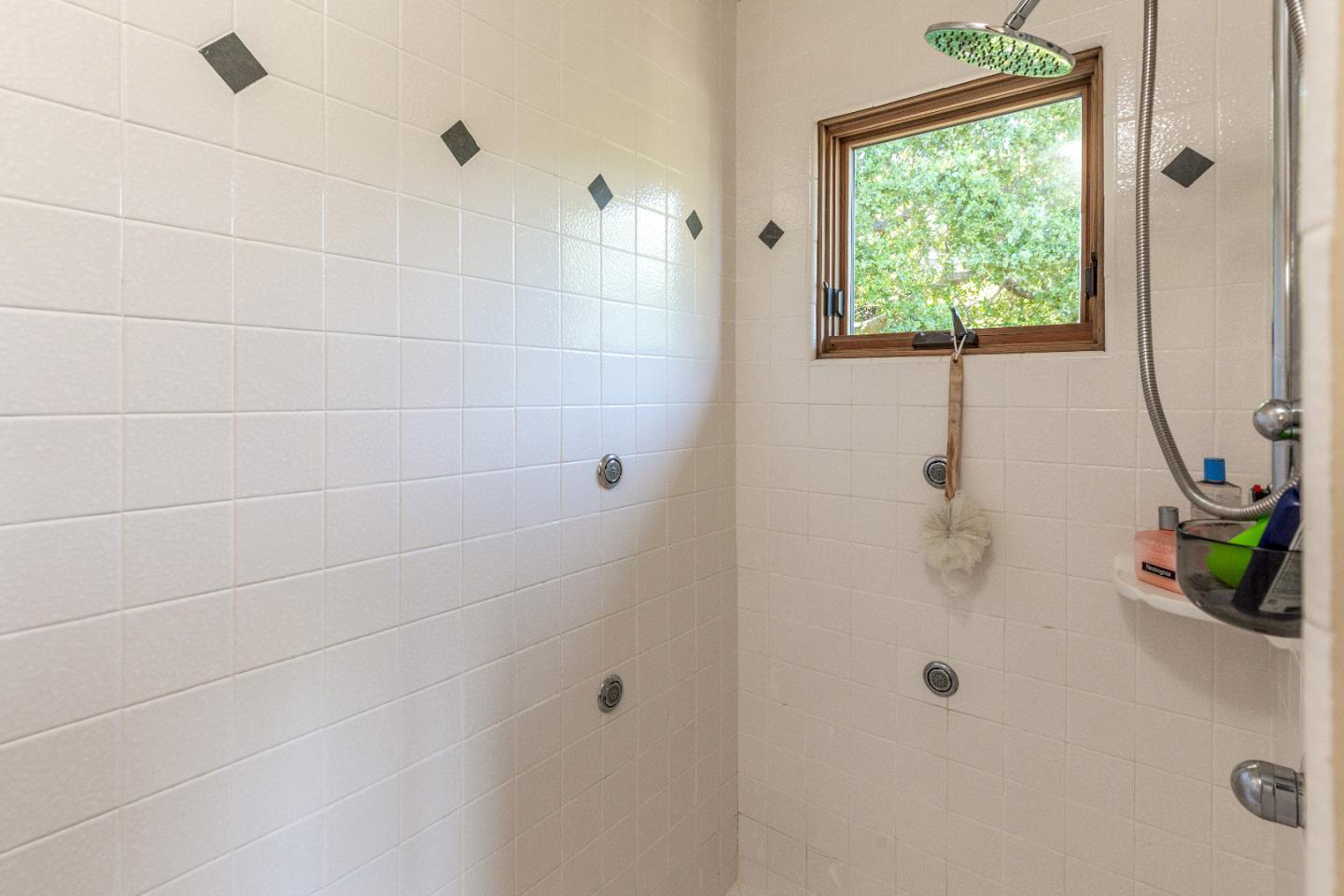 Detail Gallery Image 19 of 50 For 13341 Old Oak Way, Saratoga,  CA 95070 - 5 Beds | 4/1 Baths