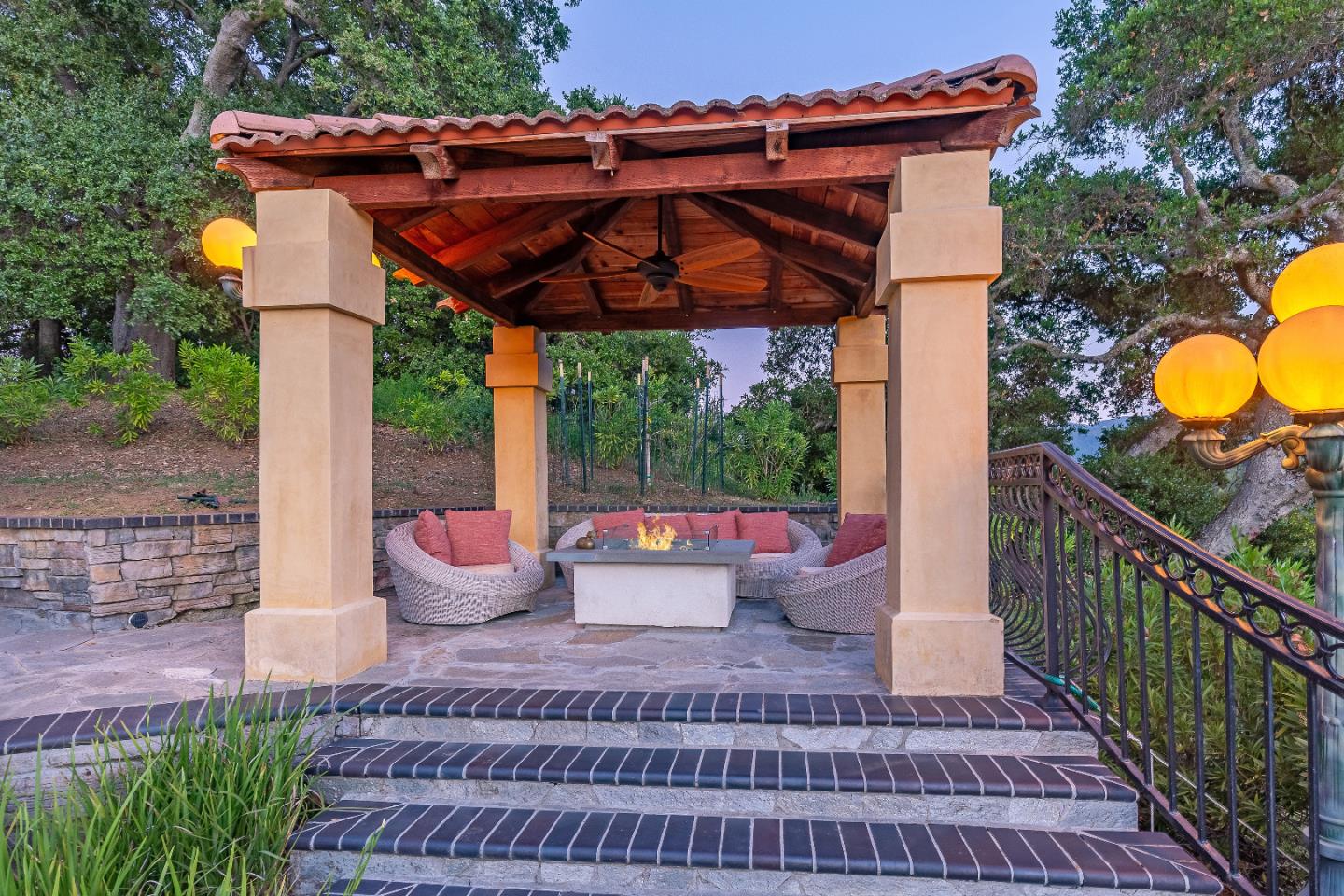 Detail Gallery Image 32 of 50 For 13341 Old Oak Way, Saratoga,  CA 95070 - 5 Beds | 4/1 Baths