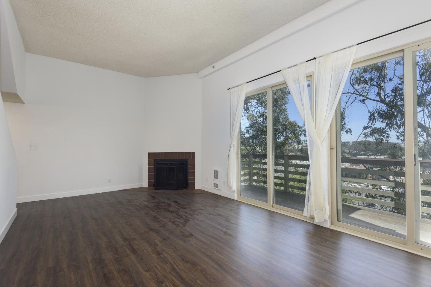 Detail Gallery Image 11 of 42 For 308 Philip Dr, Daly City,  CA 94015 - 3 Beds | 2/1 Baths