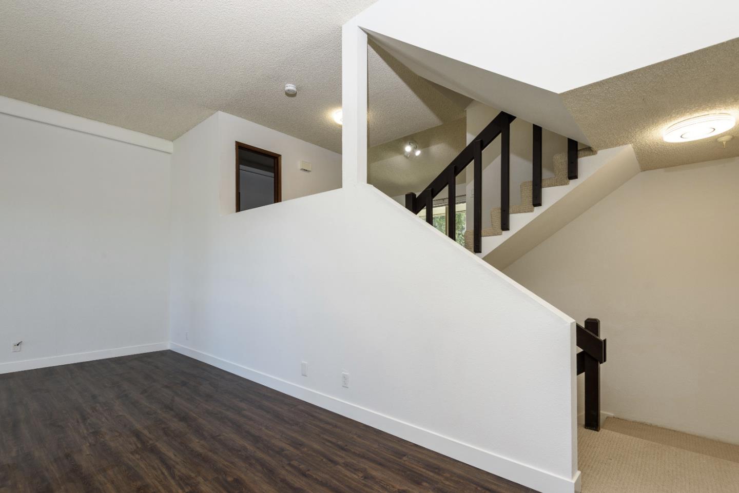 Detail Gallery Image 13 of 42 For 308 Philip Dr, Daly City,  CA 94015 - 3 Beds | 2/1 Baths