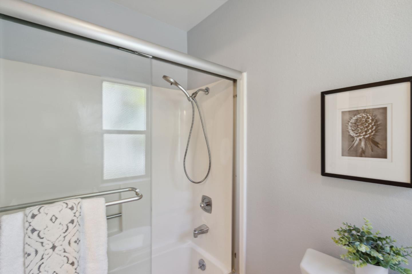 Detail Gallery Image 21 of 29 For 355 Innisfree Dr #28,  Daly City,  CA 94015 - 2 Beds | 2/1 Baths