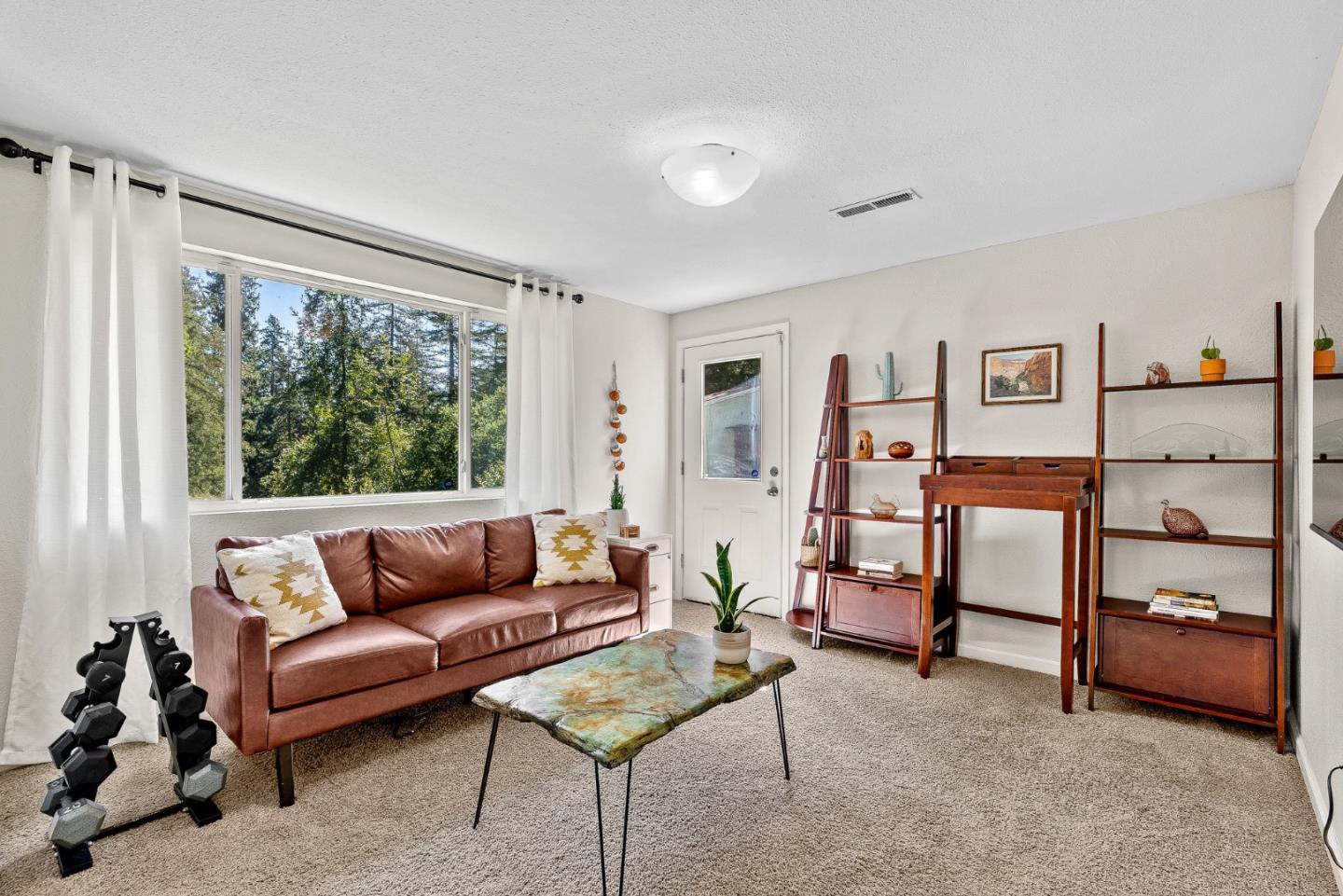Detail Gallery Image 22 of 72 For 114 Sawyer Cir, Scotts Valley,  CA 95066 - 6 Beds | 4/1 Baths