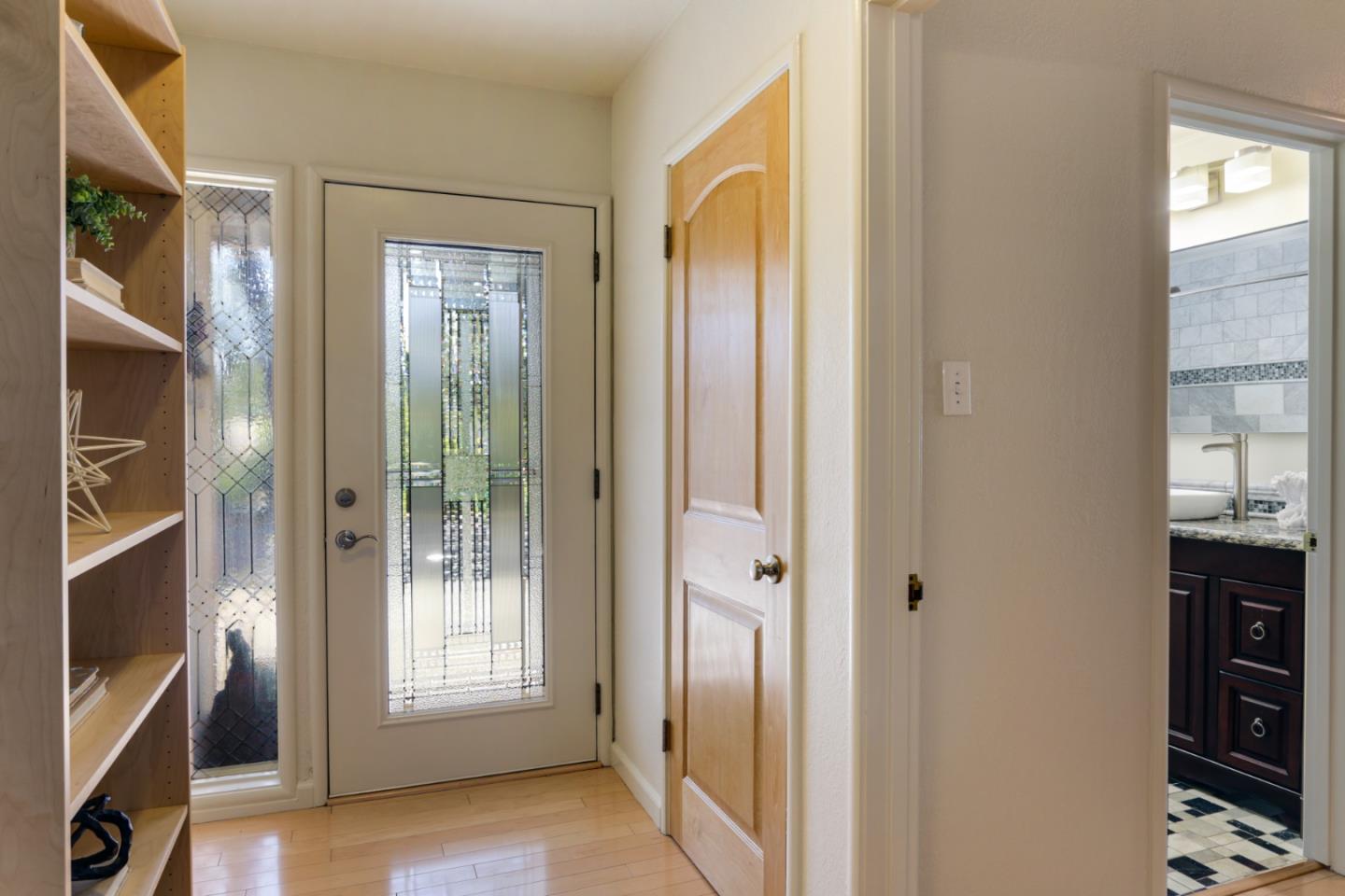Detail Gallery Image 4 of 34 For 14980 Winchester Blvd, Los Gatos,  CA 95030 - 3 Beds | 2 Baths