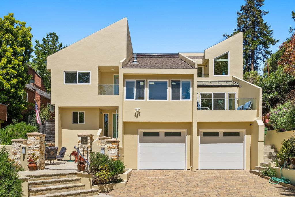 Detail Gallery Image 1 of 45 For 661 Cliff Dr, Aptos,  CA 95003 - 3 Beds | 2/1 Baths