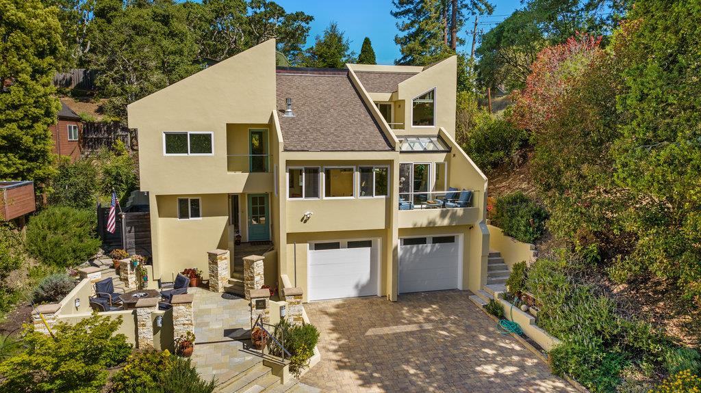 Detail Gallery Image 3 of 45 For 661 Cliff Dr, Aptos,  CA 95003 - 3 Beds | 2/1 Baths