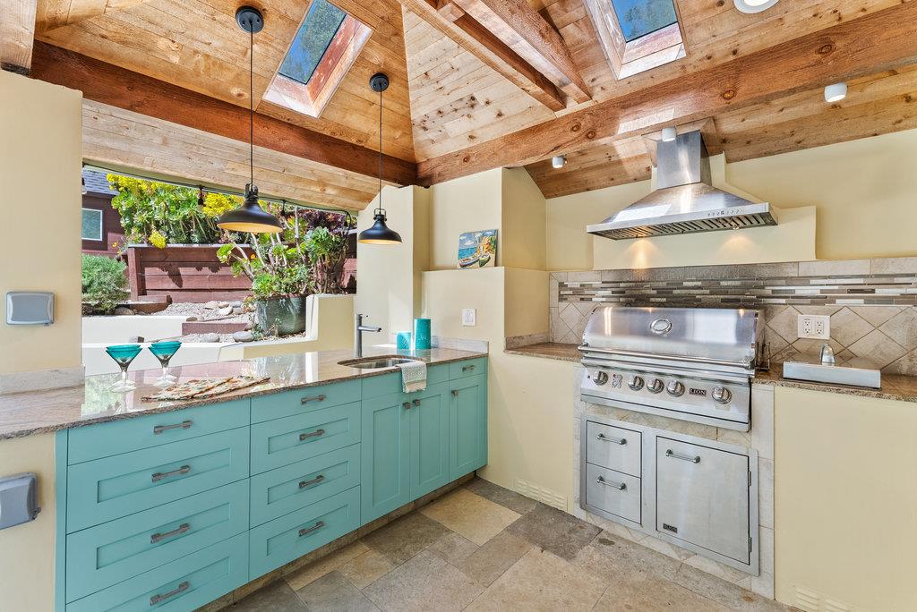 Detail Gallery Image 33 of 45 For 661 Cliff Dr, Aptos,  CA 95003 - 3 Beds | 2/1 Baths