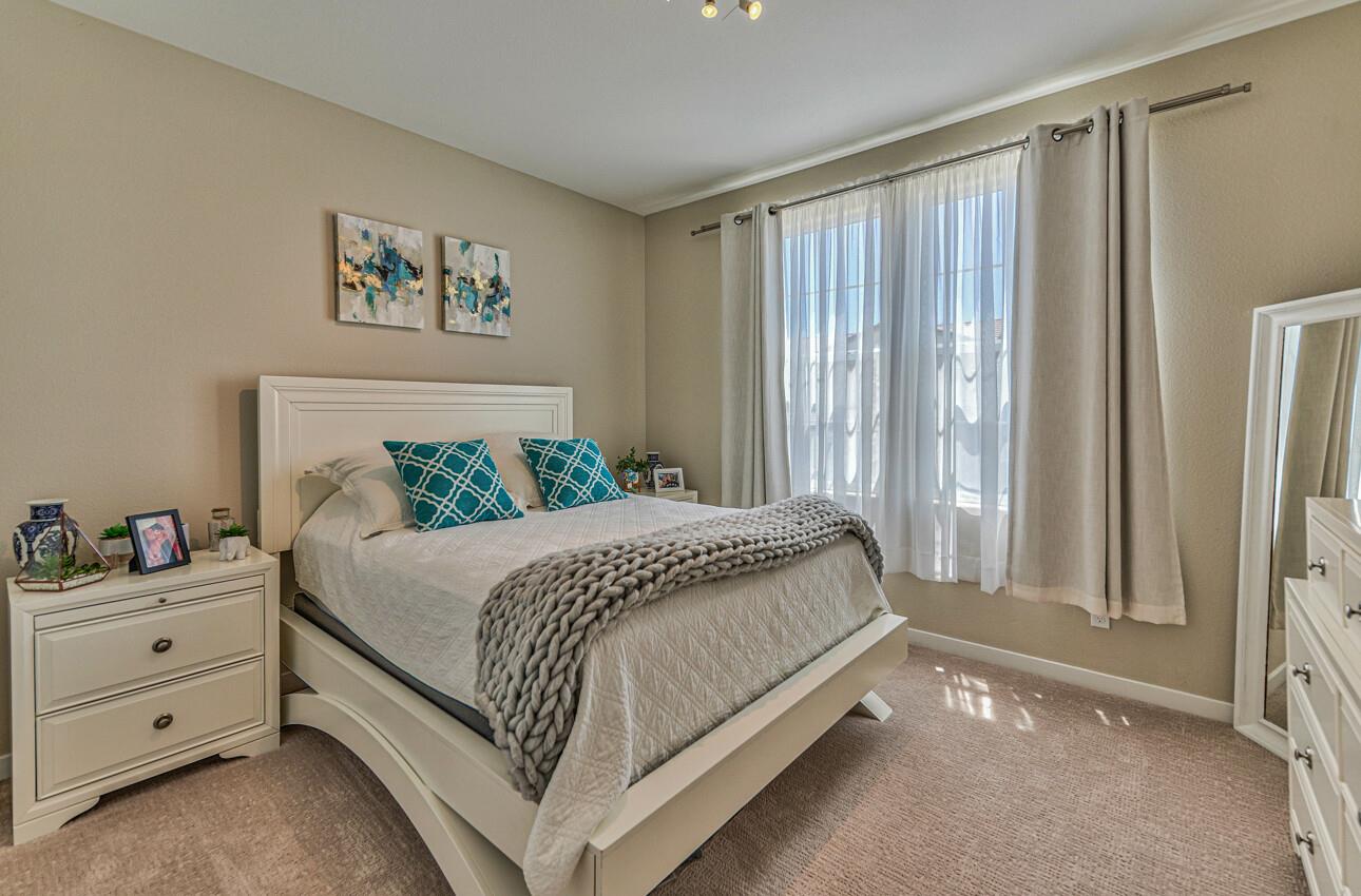 Detail Gallery Image 21 of 52 For 493 Hood Way, Marina,  CA 93933 - 3 Beds | 2/1 Baths