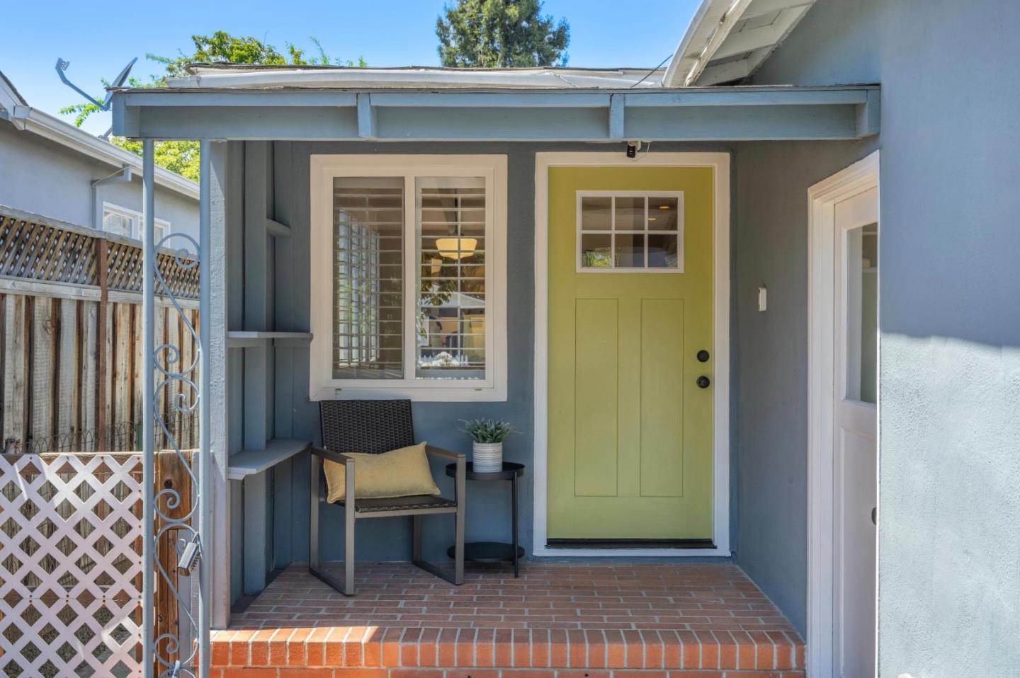 Detail Gallery Image 1 of 25 For 441 6th Ave, Menlo Park,  CA 94025 - 3 Beds | 2 Baths