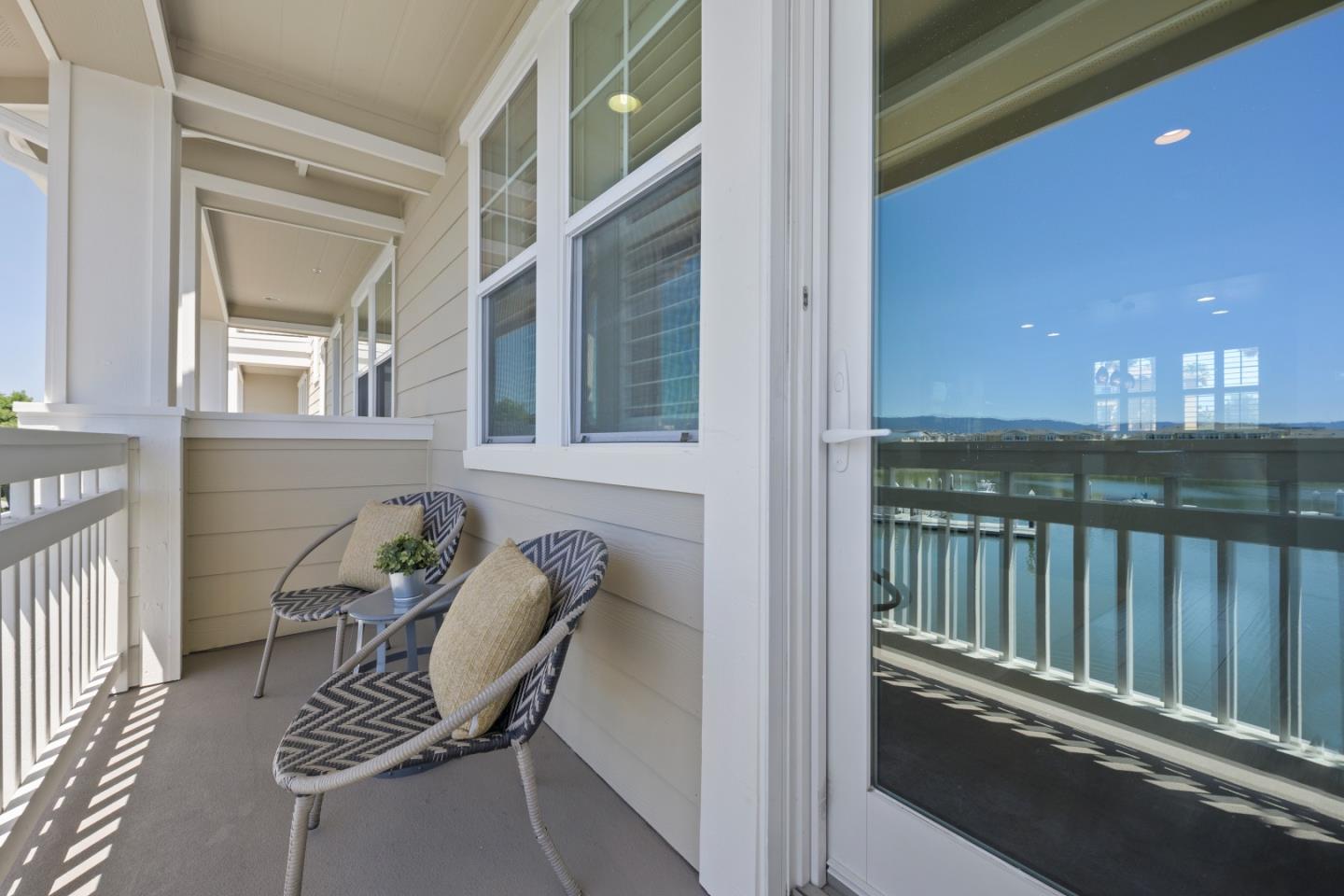 Detail Gallery Image 4 of 27 For 652 Sea Anchor Dr #2208,  Redwood City,  CA 94063 - 3 Beds | 2/1 Baths