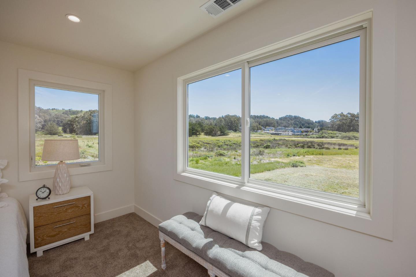 Detail Gallery Image 17 of 51 For 909/909b Grandview Blvd, Half Moon Bay,  CA 94019 - 4 Beds | 3/1 Baths