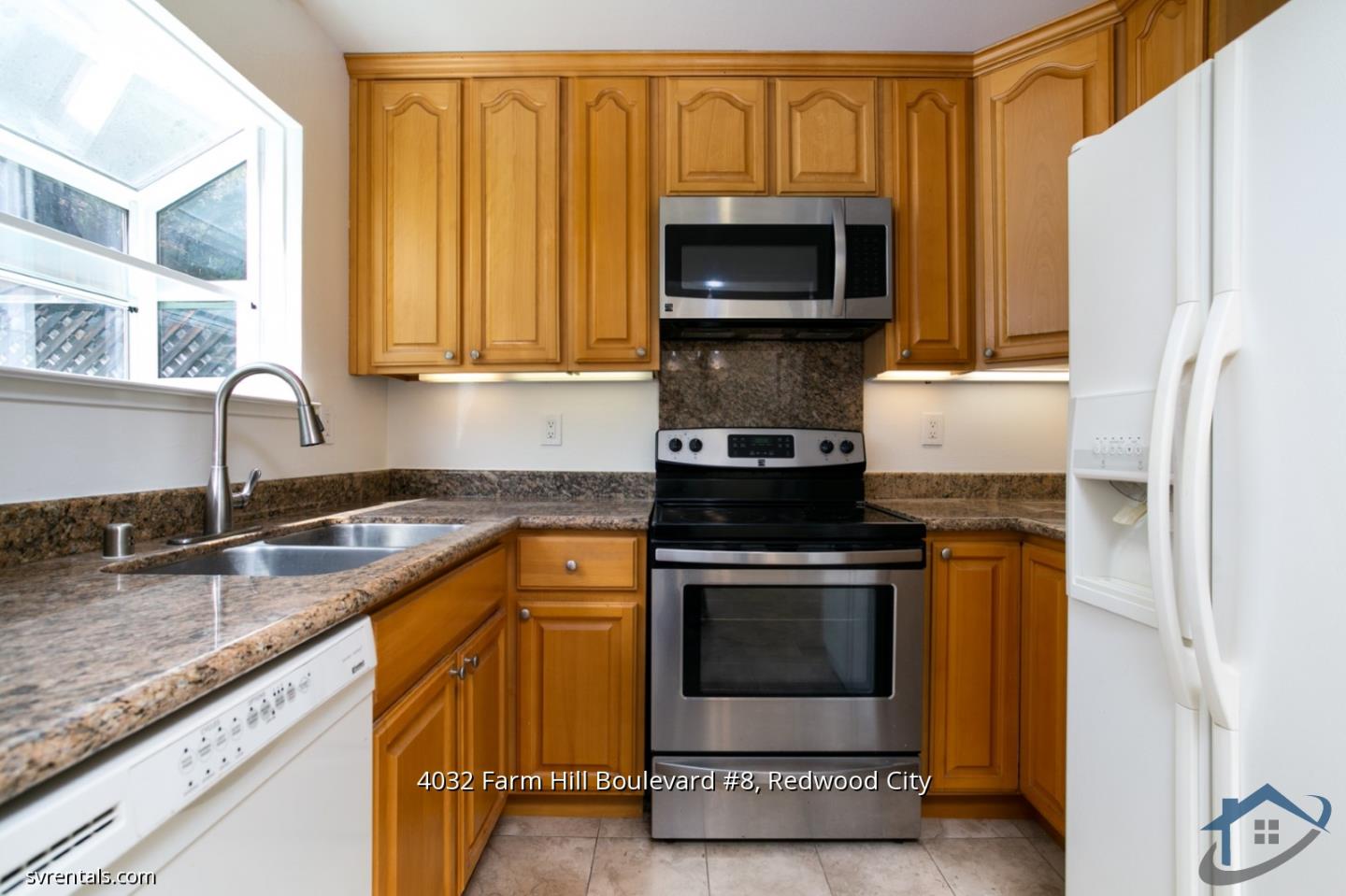 Detail Gallery Image 3 of 23 For 4032 Farm Hill Blvd #8,  Redwood City,  CA 94061 - 2 Beds | 1/1 Baths