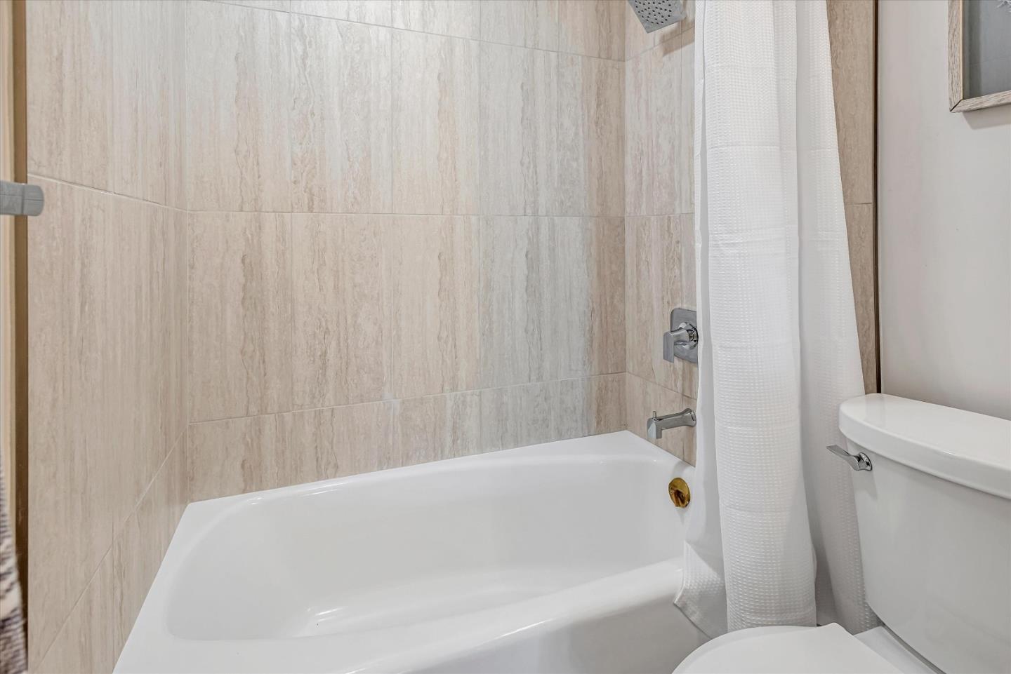 Detail Gallery Image 18 of 25 For 1700 San Carlos Ave #206,  San Carlos,  CA 94070 - 1 Beds | 1 Baths