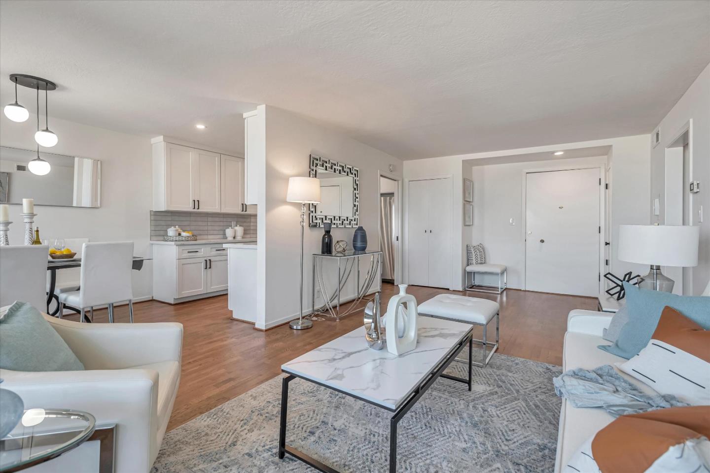 Detail Gallery Image 5 of 25 For 1700 San Carlos Ave #206,  San Carlos,  CA 94070 - 1 Beds | 1 Baths