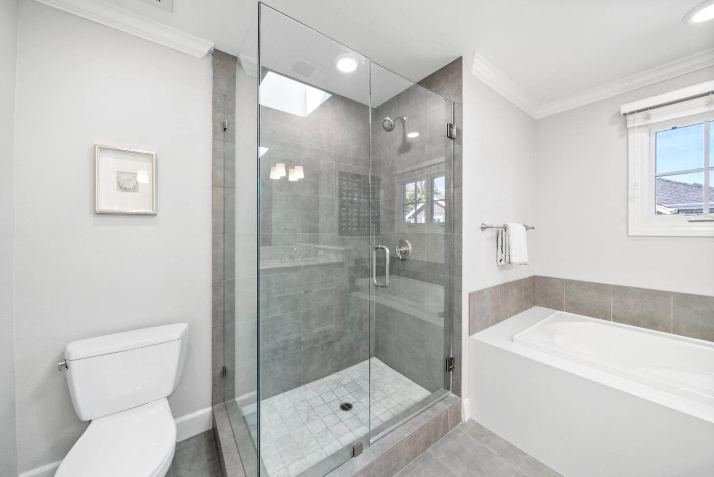 Detail Gallery Image 14 of 22 For 1587 Kentfield Ave, Redwood City,  CA 94061 - 3 Beds | 2/1 Baths