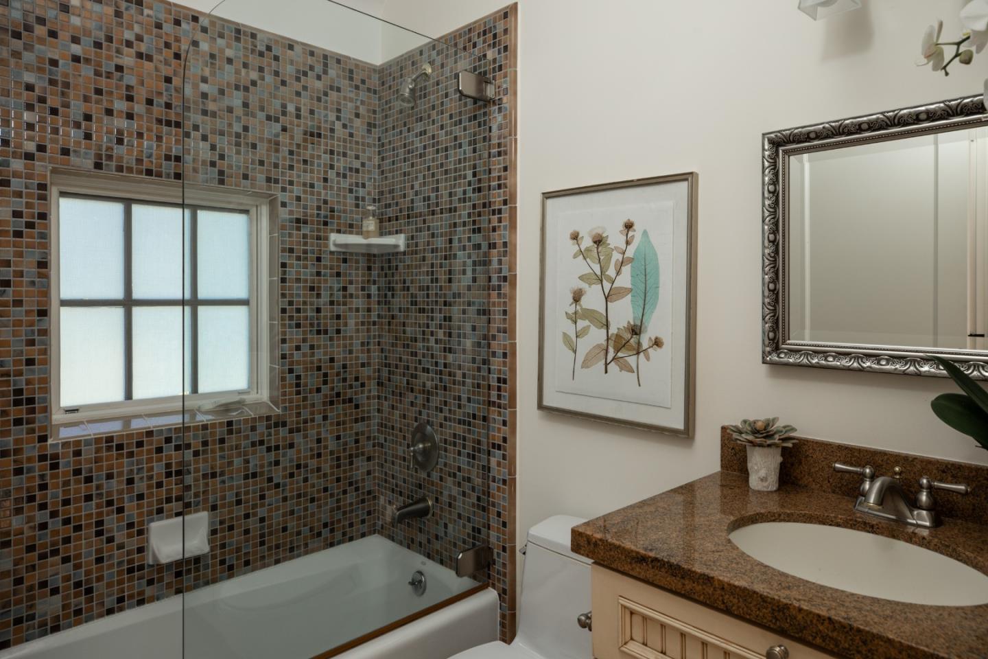 Detail Gallery Image 37 of 61 For 344 Pepper Ave, Burlingame,  CA 94010 - 5 Beds | 4/1 Baths