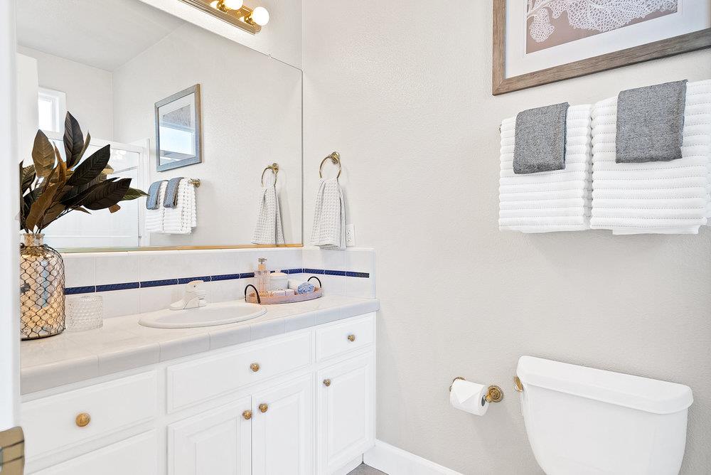 Detail Gallery Image 20 of 86 For 1299 Perrien Ct, Hollister,  CA 95023 - 3 Beds | 3/1 Baths