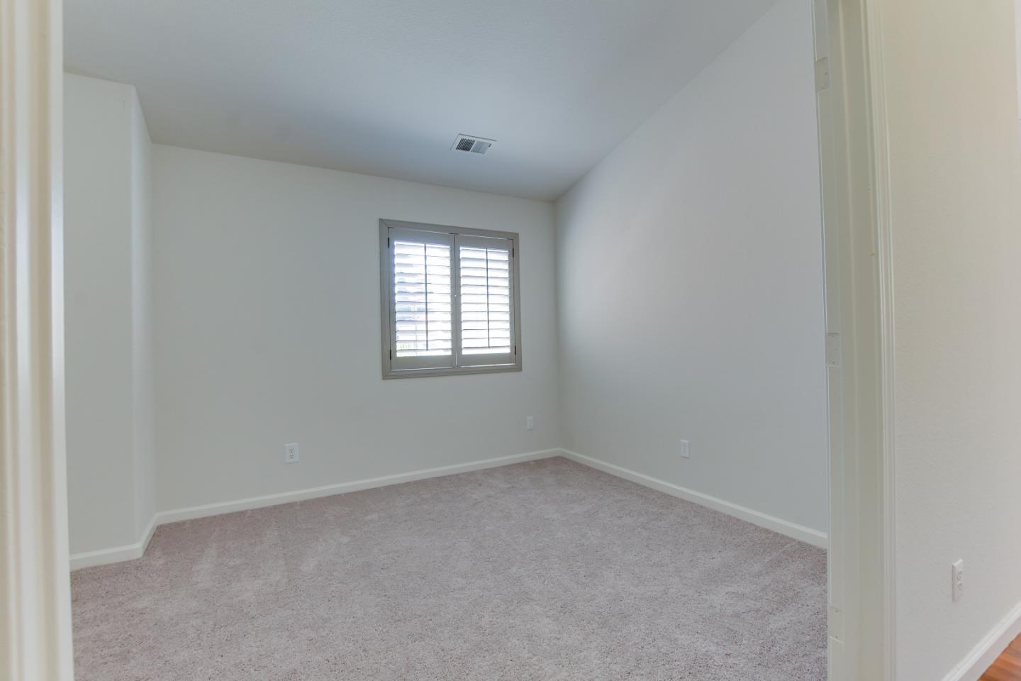 Detail Gallery Image 13 of 42 For 1220 Kimberly Ct, Hollister,  CA 95023 - 3 Beds | 2 Baths