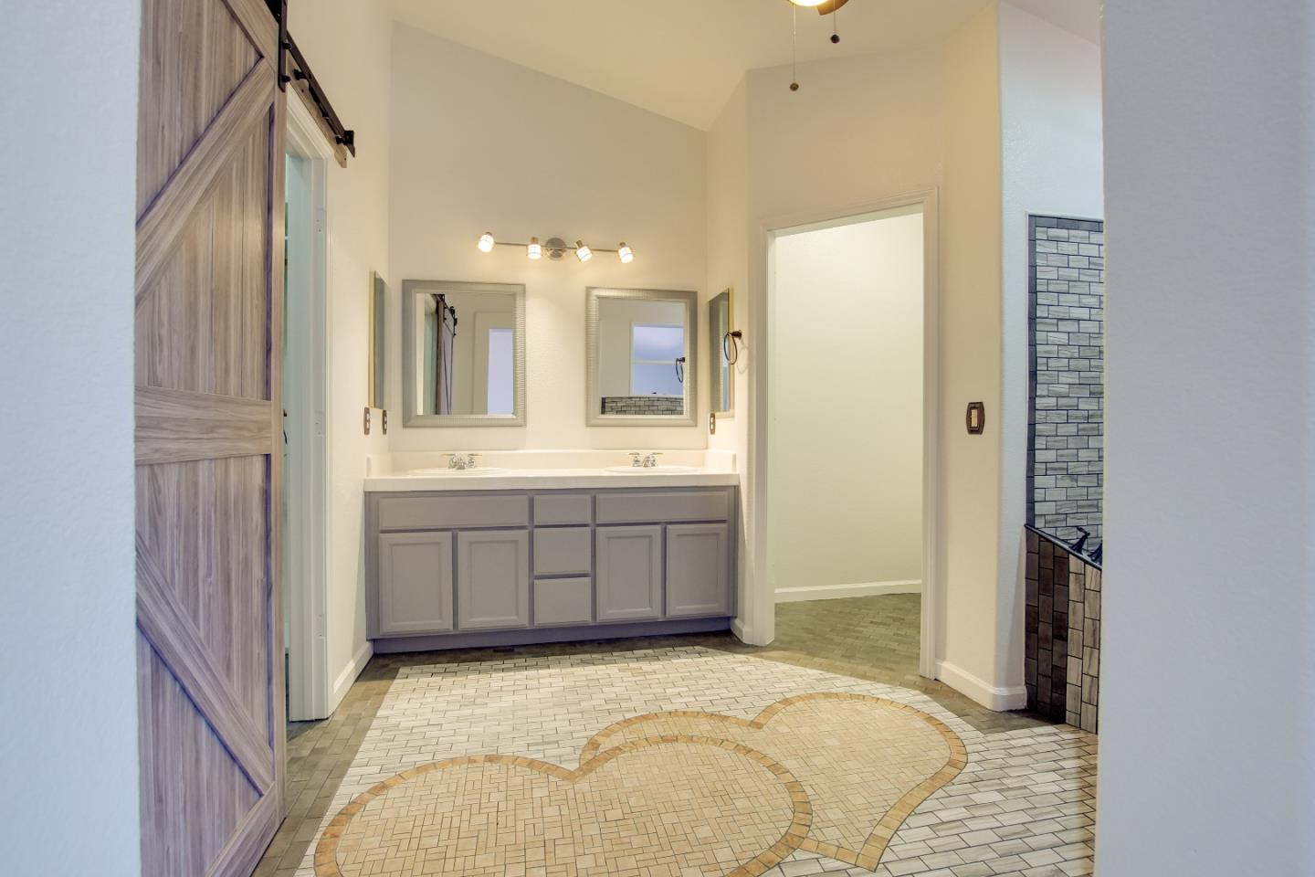 Detail Gallery Image 21 of 42 For 1220 Kimberly Ct, Hollister,  CA 95023 - 3 Beds | 2 Baths