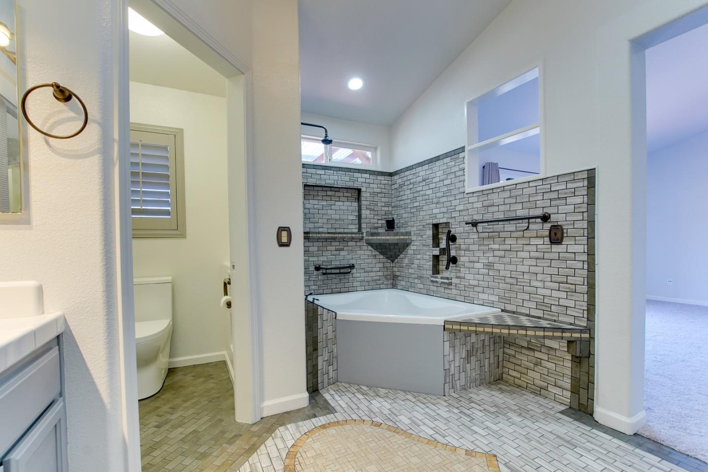 Detail Gallery Image 26 of 42 For 1220 Kimberly Ct, Hollister,  CA 95023 - 3 Beds | 2 Baths