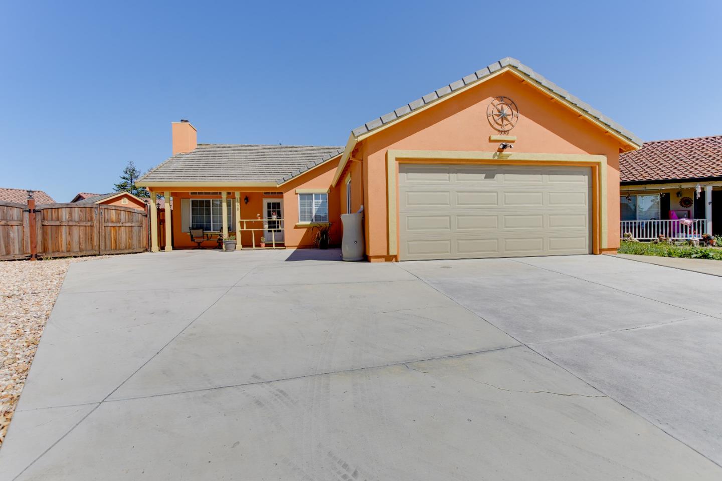 Detail Gallery Image 3 of 42 For 1220 Kimberly Ct, Hollister,  CA 95023 - 3 Beds | 2 Baths