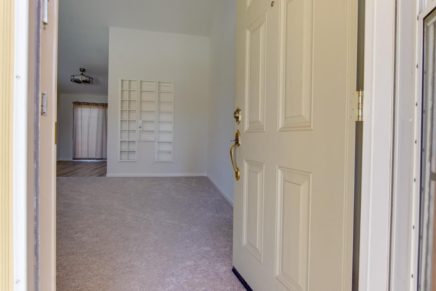 Detail Gallery Image 5 of 42 For 1220 Kimberly Ct, Hollister,  CA 95023 - 3 Beds | 2 Baths