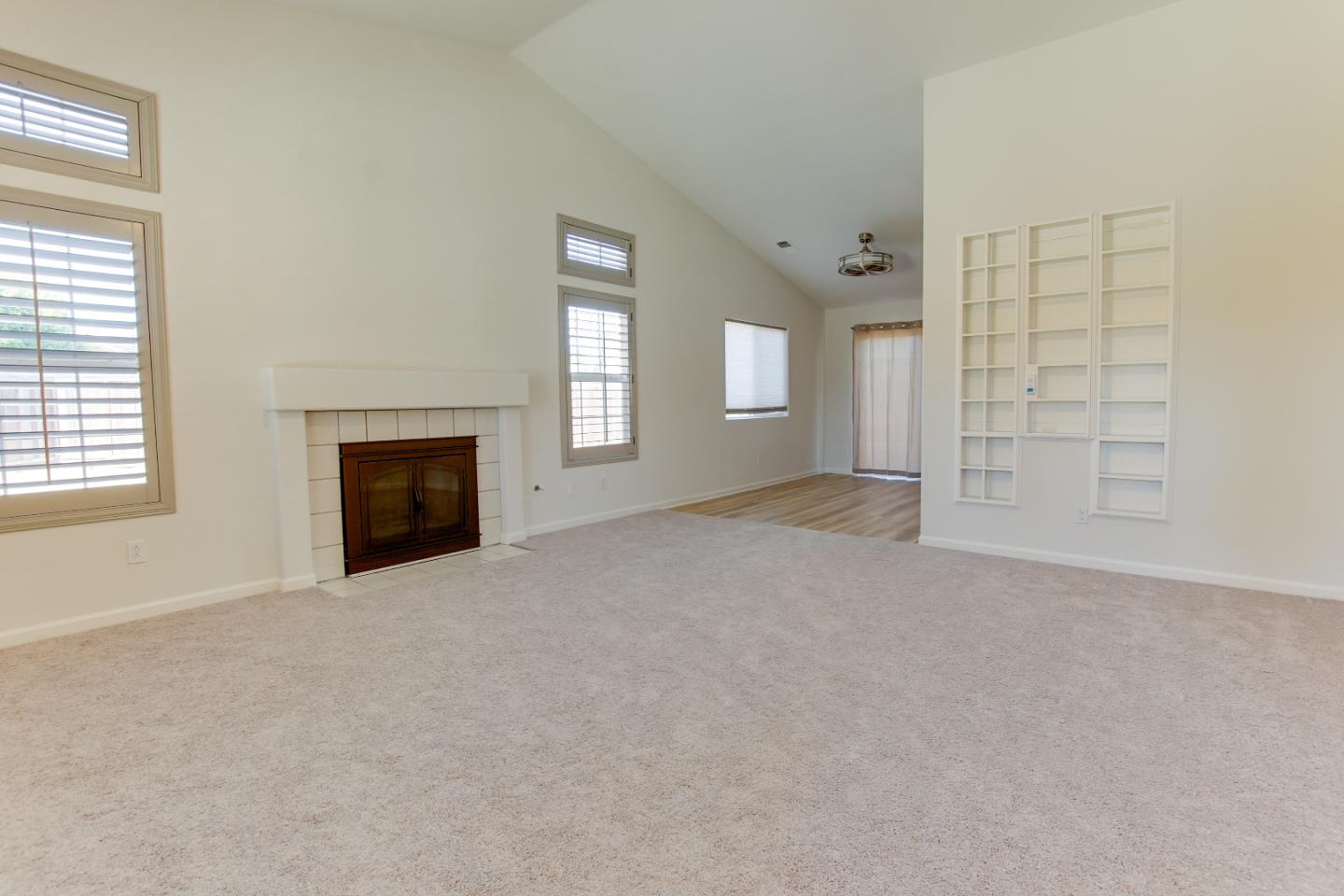 Detail Gallery Image 6 of 42 For 1220 Kimberly Ct, Hollister,  CA 95023 - 3 Beds | 2 Baths