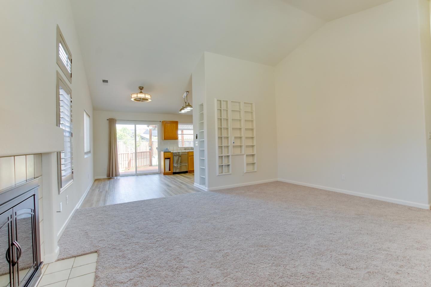Detail Gallery Image 7 of 42 For 1220 Kimberly Ct, Hollister,  CA 95023 - 3 Beds | 2 Baths
