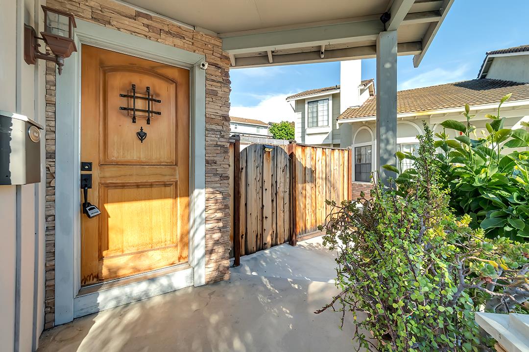 Detail Gallery Image 4 of 34 For 2736 Reno Dr, San Jose,  CA 95148 - 3 Beds | 2 Baths