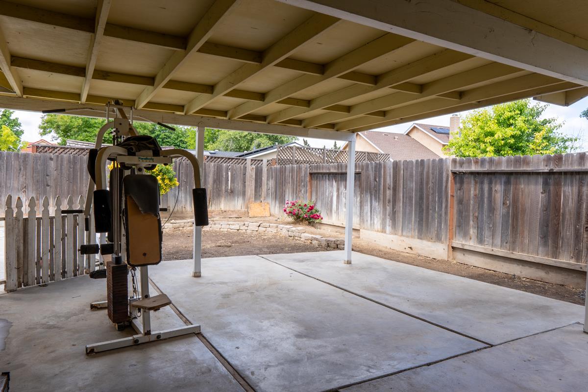 Detail Gallery Image 11 of 12 For 2129 Blue Ridge Ave, Los Banos,  CA 93635 - 3 Beds | 2 Baths