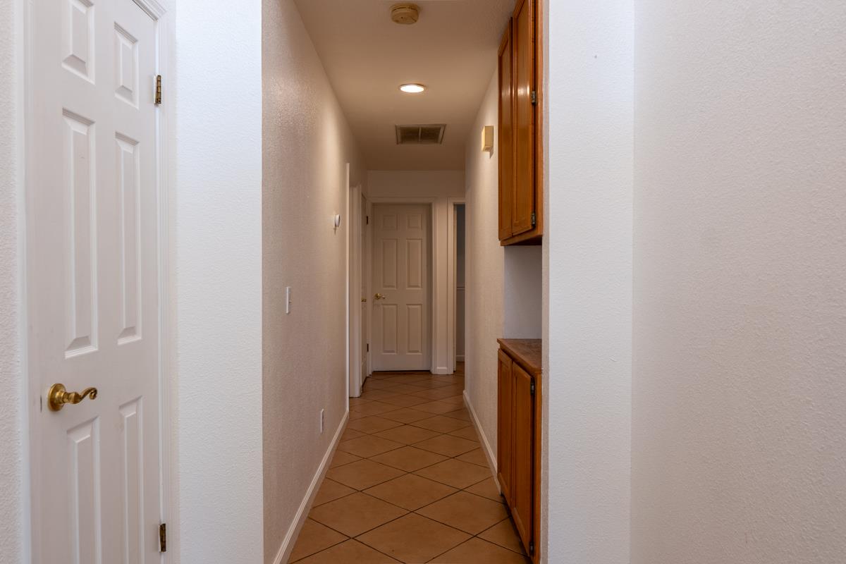 2129 Blue Ridge Ave, Los Banos, CA 93635 photo 8