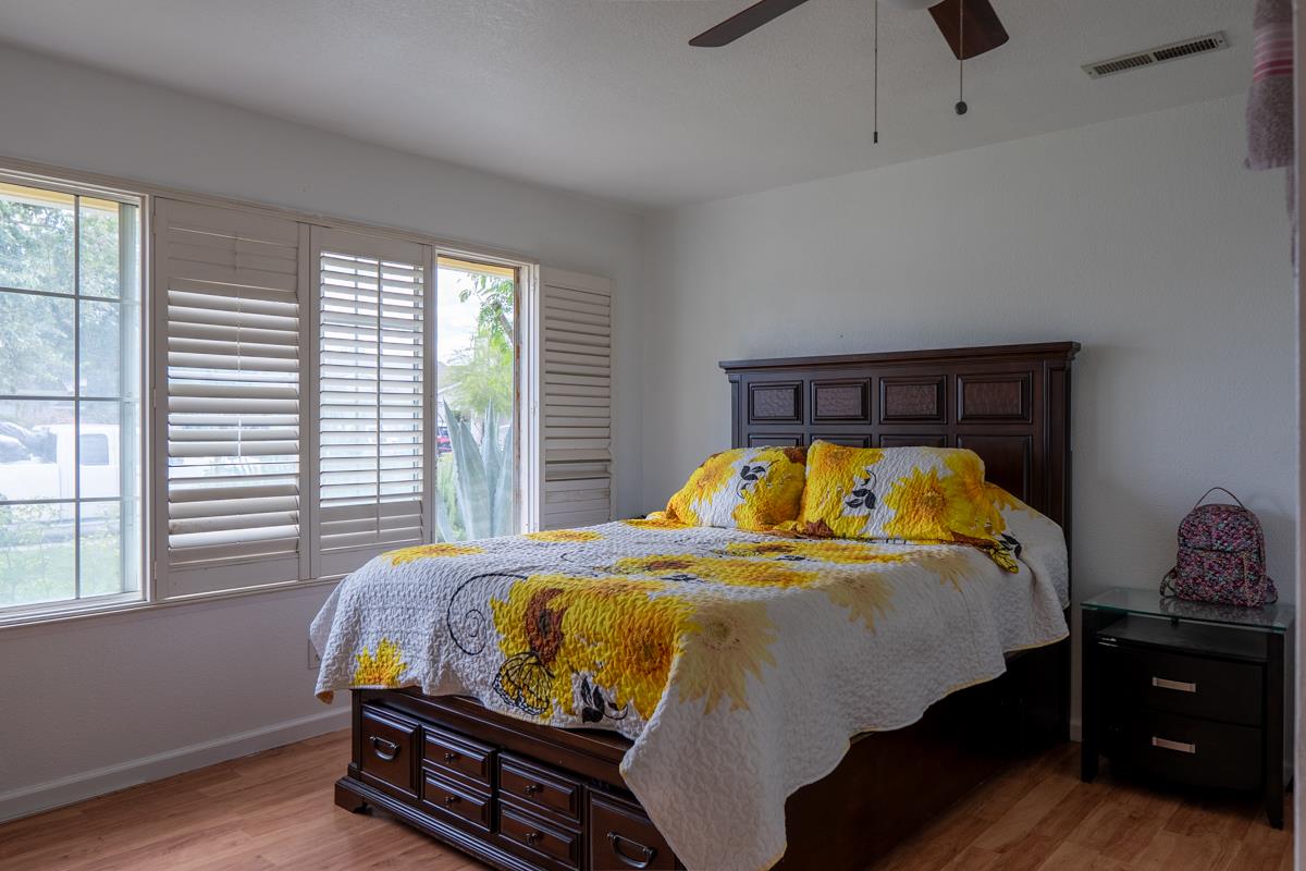 Detail Gallery Image 9 of 12 For 2129 Blue Ridge Ave, Los Banos,  CA 93635 - 3 Beds | 2 Baths
