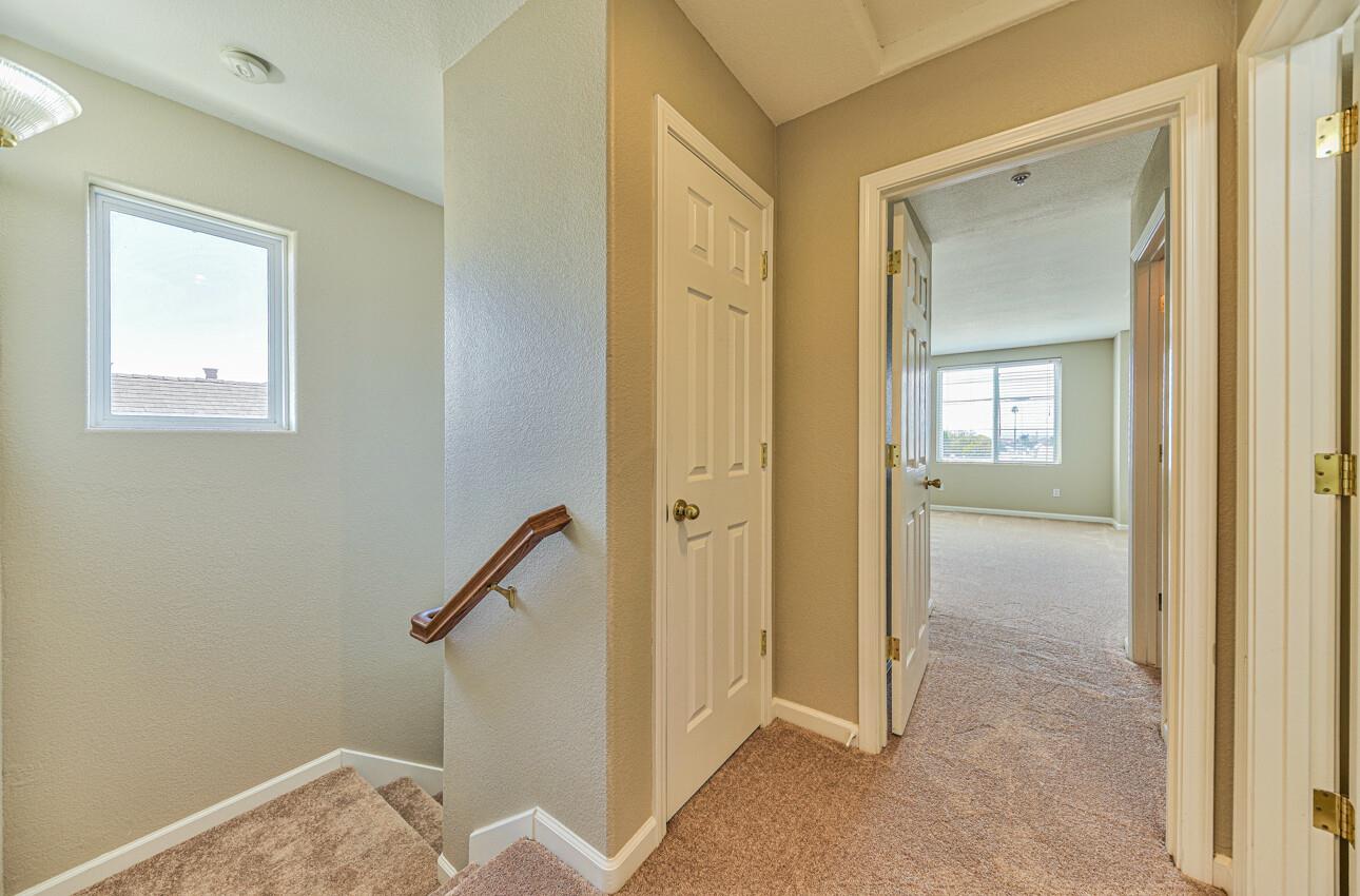 Detail Gallery Image 16 of 33 For 885 Rogge Rd, Salinas,  CA 93906 - 3 Beds | 2/1 Baths