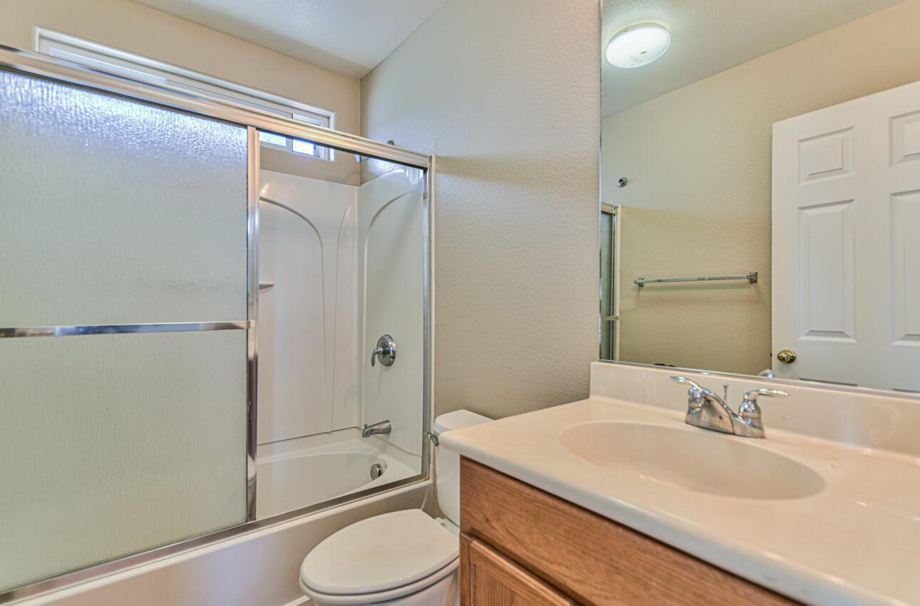 Detail Gallery Image 19 of 33 For 885 Rogge Rd, Salinas,  CA 93906 - 3 Beds | 2/1 Baths