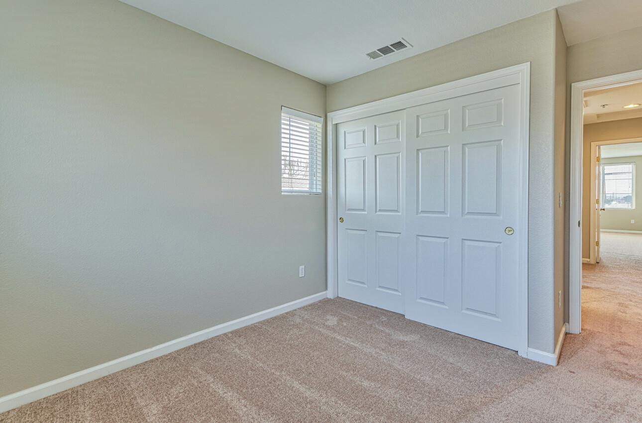 Detail Gallery Image 21 of 33 For 885 Rogge Rd, Salinas,  CA 93906 - 3 Beds | 2/1 Baths