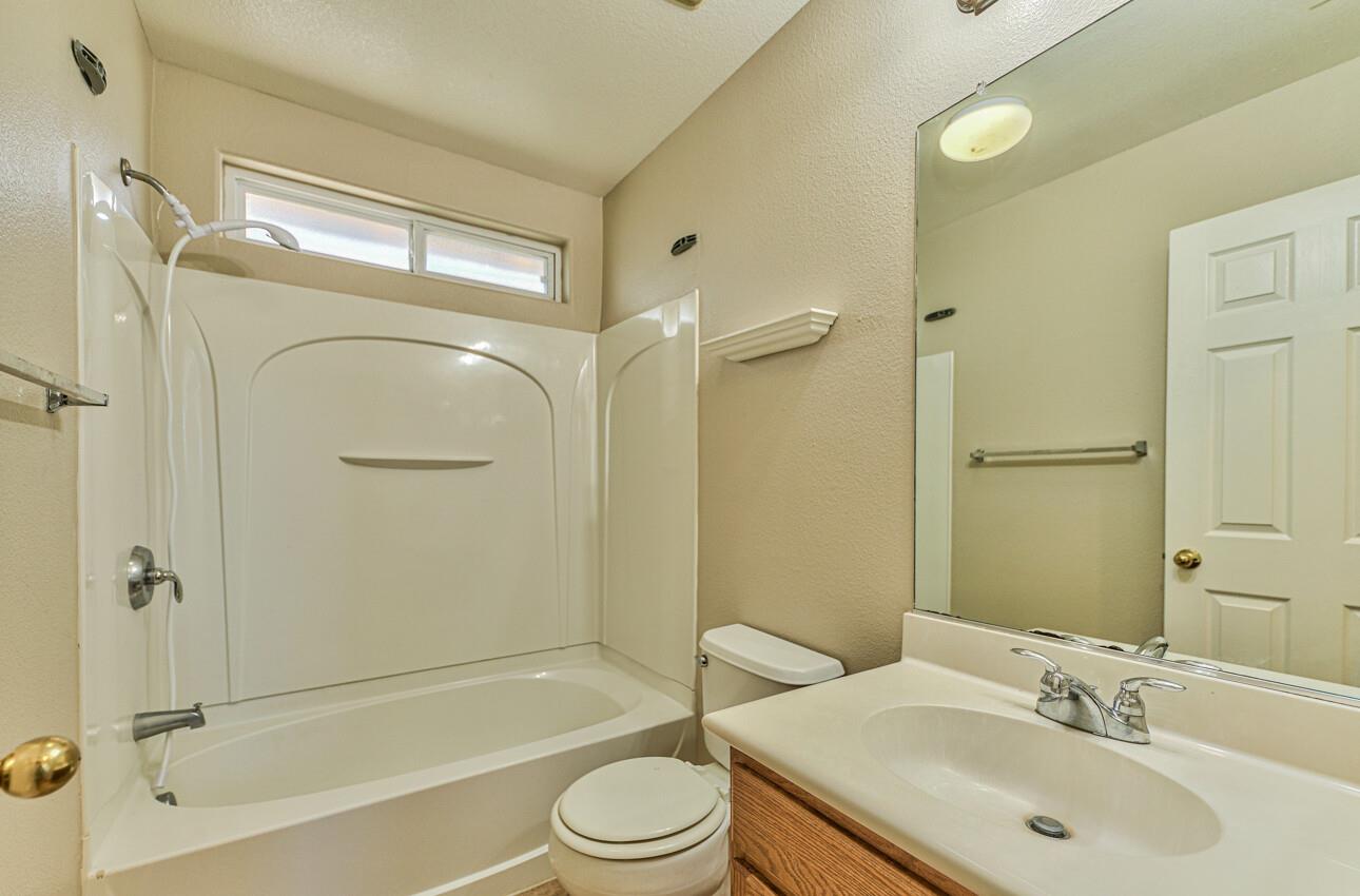 Detail Gallery Image 24 of 33 For 885 Rogge Rd, Salinas,  CA 93906 - 3 Beds | 2/1 Baths
