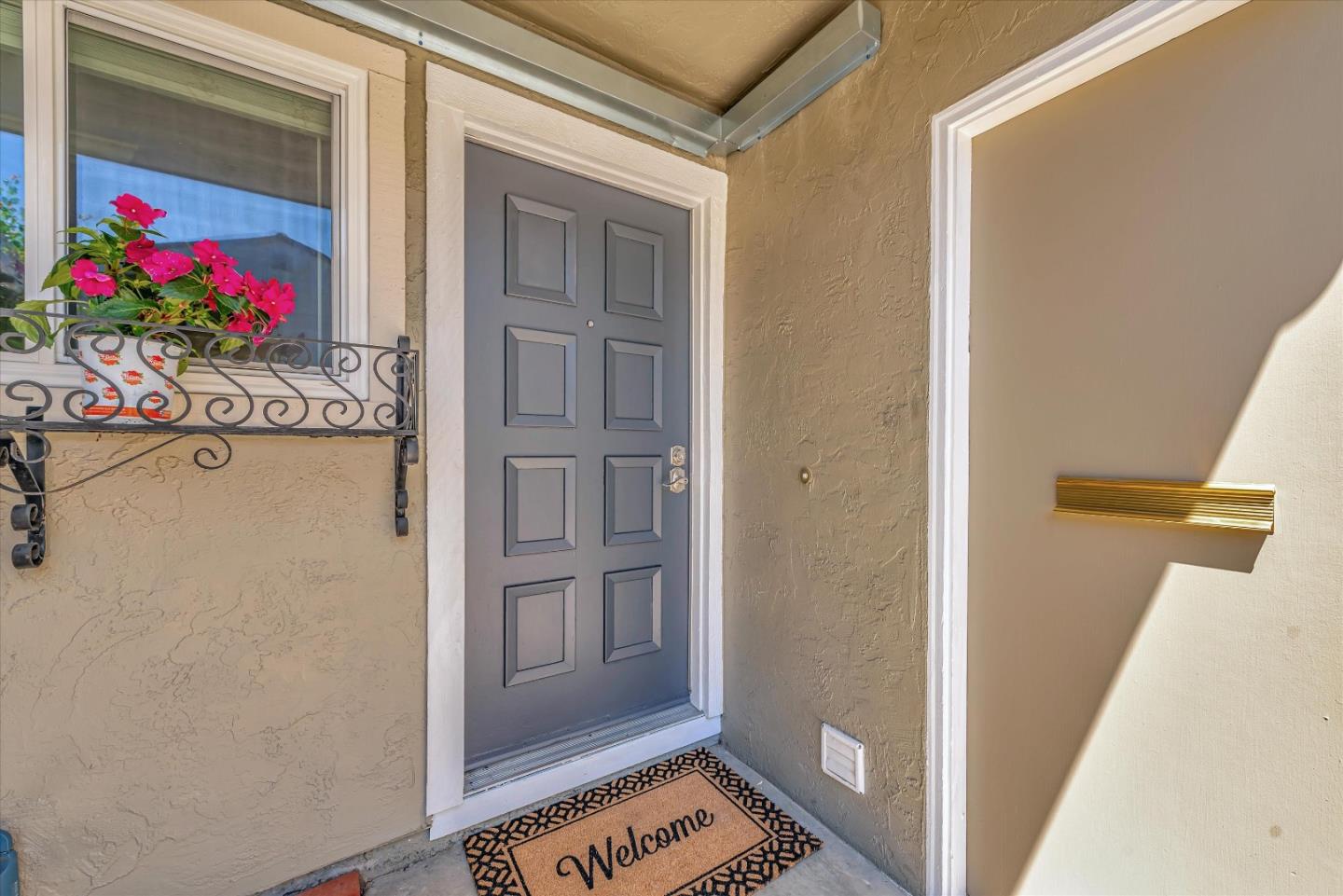 Detail Gallery Image 3 of 33 For 4679 Persimmon Pl, San Jose,  CA 95129 - 3 Beds | 1/1 Baths