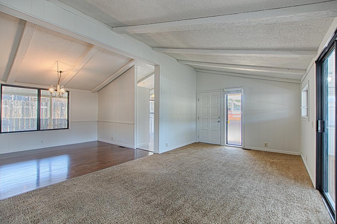 Detail Gallery Image 7 of 22 For 1 Crespi Way #1,  Watsonville,  CA 95076 - 3 Beds | 2 Baths