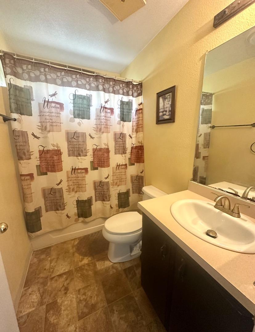 Detail Gallery Image 12 of 18 For 199 Birch Ln #199,  Hollister,  CA 95023 - 3 Beds | 2 Baths