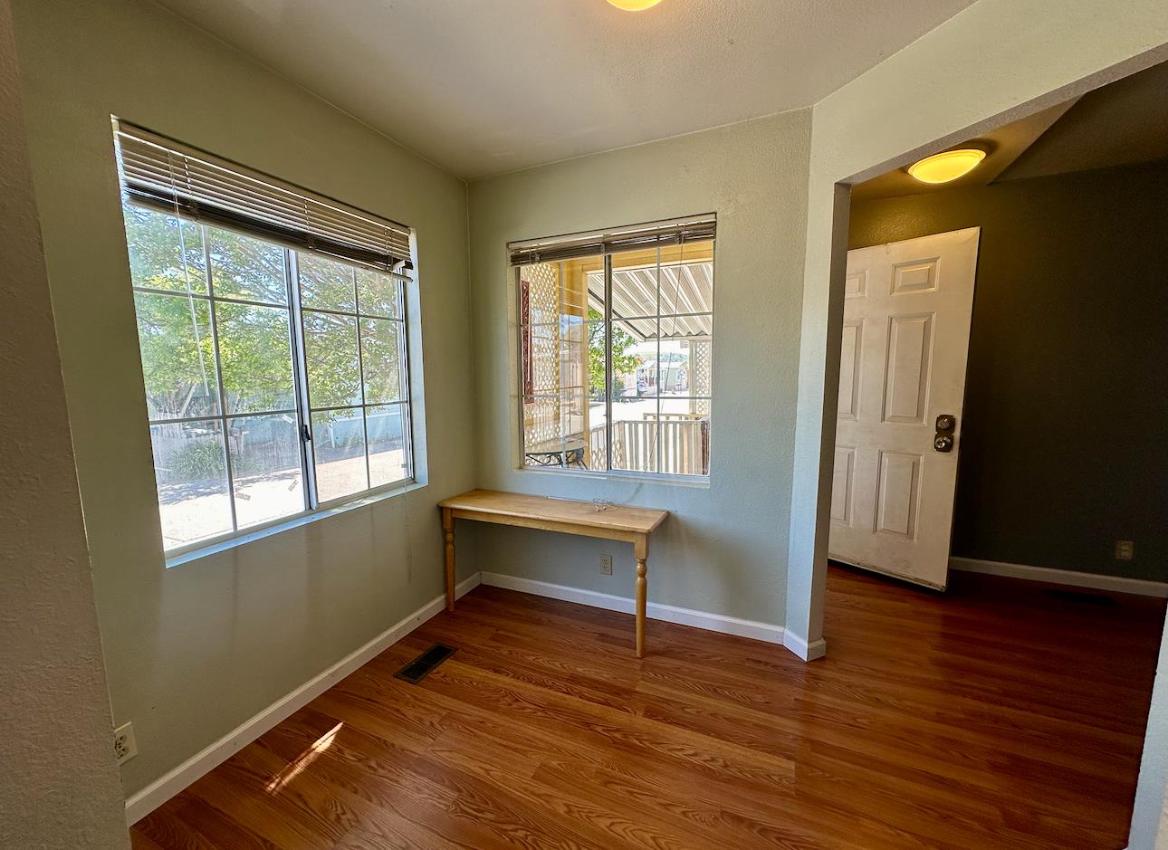Detail Gallery Image 4 of 18 For 199 Birch Ln #199,  Hollister,  CA 95023 - 3 Beds | 2 Baths