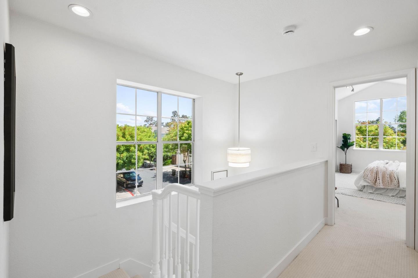 Detail Gallery Image 33 of 46 For 143 Laurel Way, Mountain View,  CA 94040 - 3 Beds | 2/1 Baths