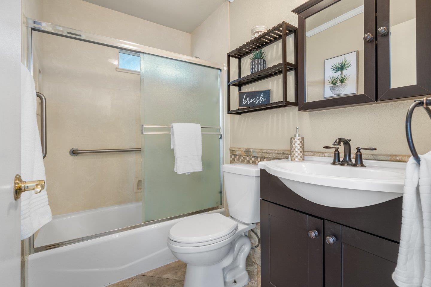 Detail Gallery Image 19 of 24 For 535 Spindrift Way, Half Moon Bay,  CA 94019 - 3 Beds | 1 Baths