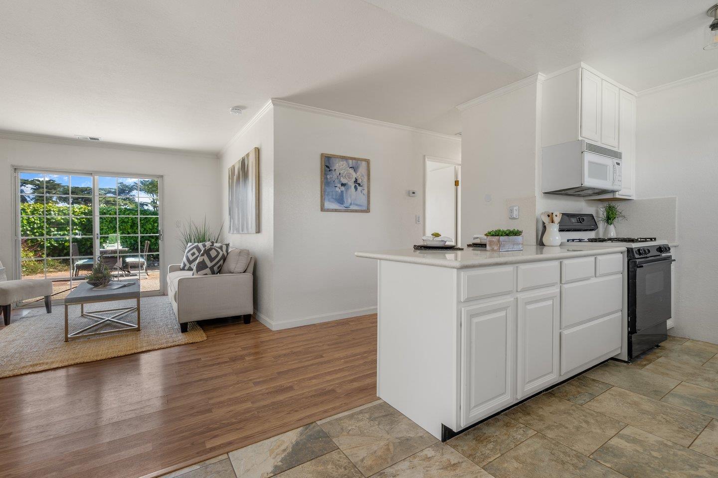 Detail Gallery Image 8 of 24 For 535 Spindrift Way, Half Moon Bay,  CA 94019 - 3 Beds | 1 Baths