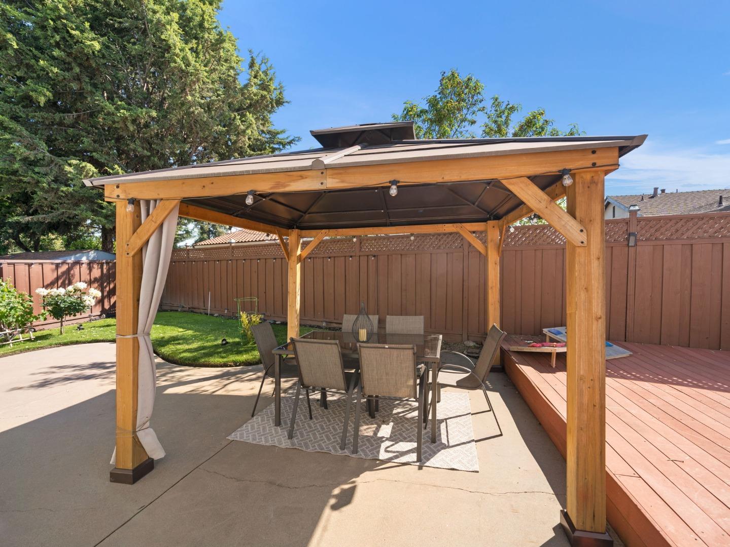 Detail Gallery Image 14 of 43 For 35229 Erving Ct, Fremont,  CA 94536 - 4 Beds | 2 Baths