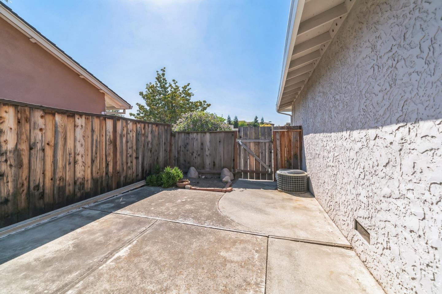 Detail Gallery Image 29 of 30 For 2411 Greengate Dr, San Jose,  CA 95132 - 3 Beds | 2 Baths