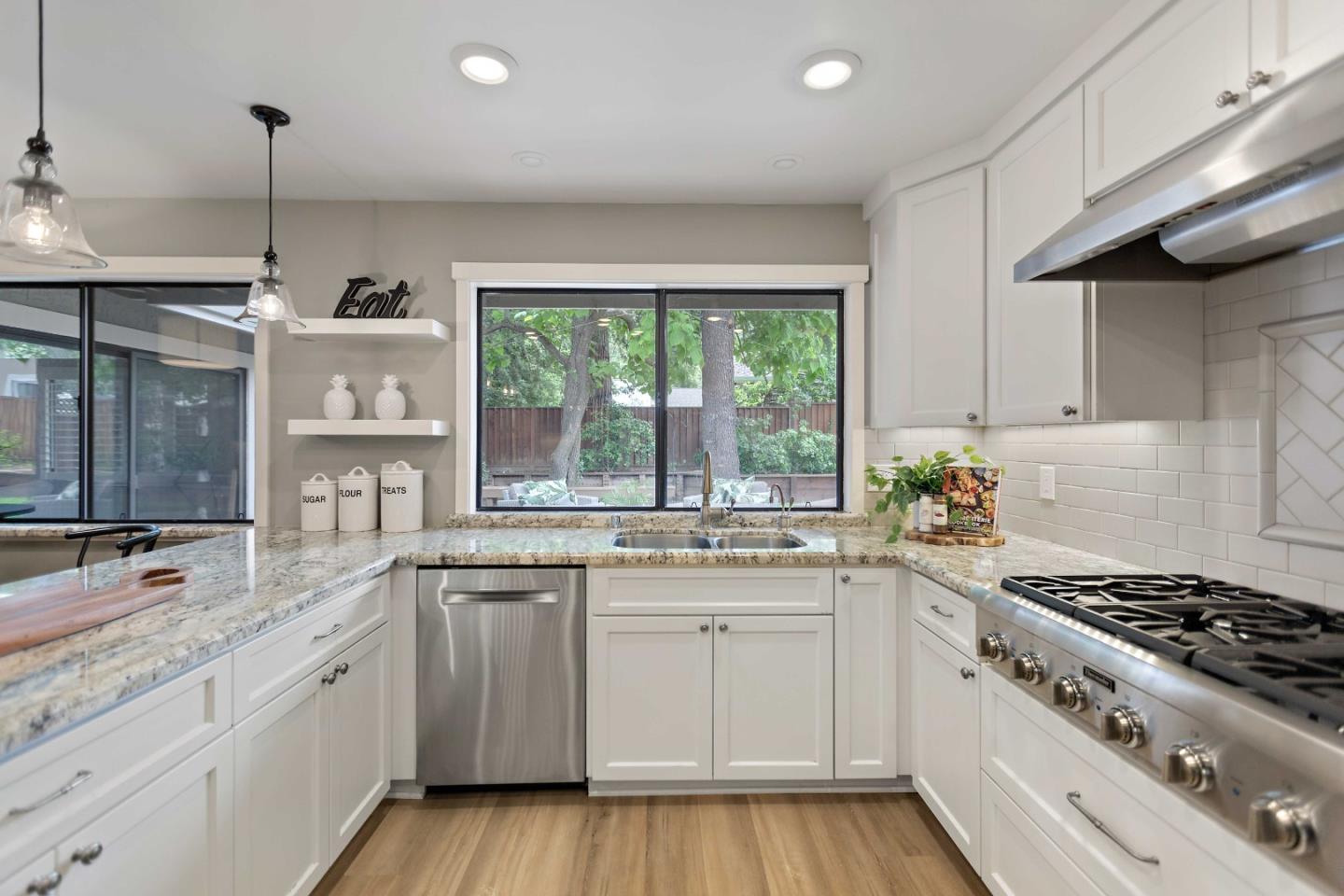 Detail Gallery Image 14 of 45 For 208 Blossom Glen Way, Los Gatos,  CA 95032 - 4 Beds | 2 Baths