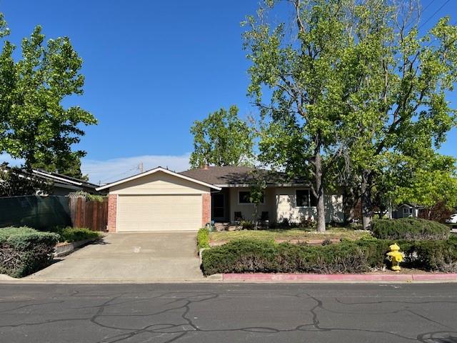 Detail Gallery Image 1 of 1 For 200 Barbara Dr, Los Gatos,  CA 95032 - 4 Beds | 2 Baths