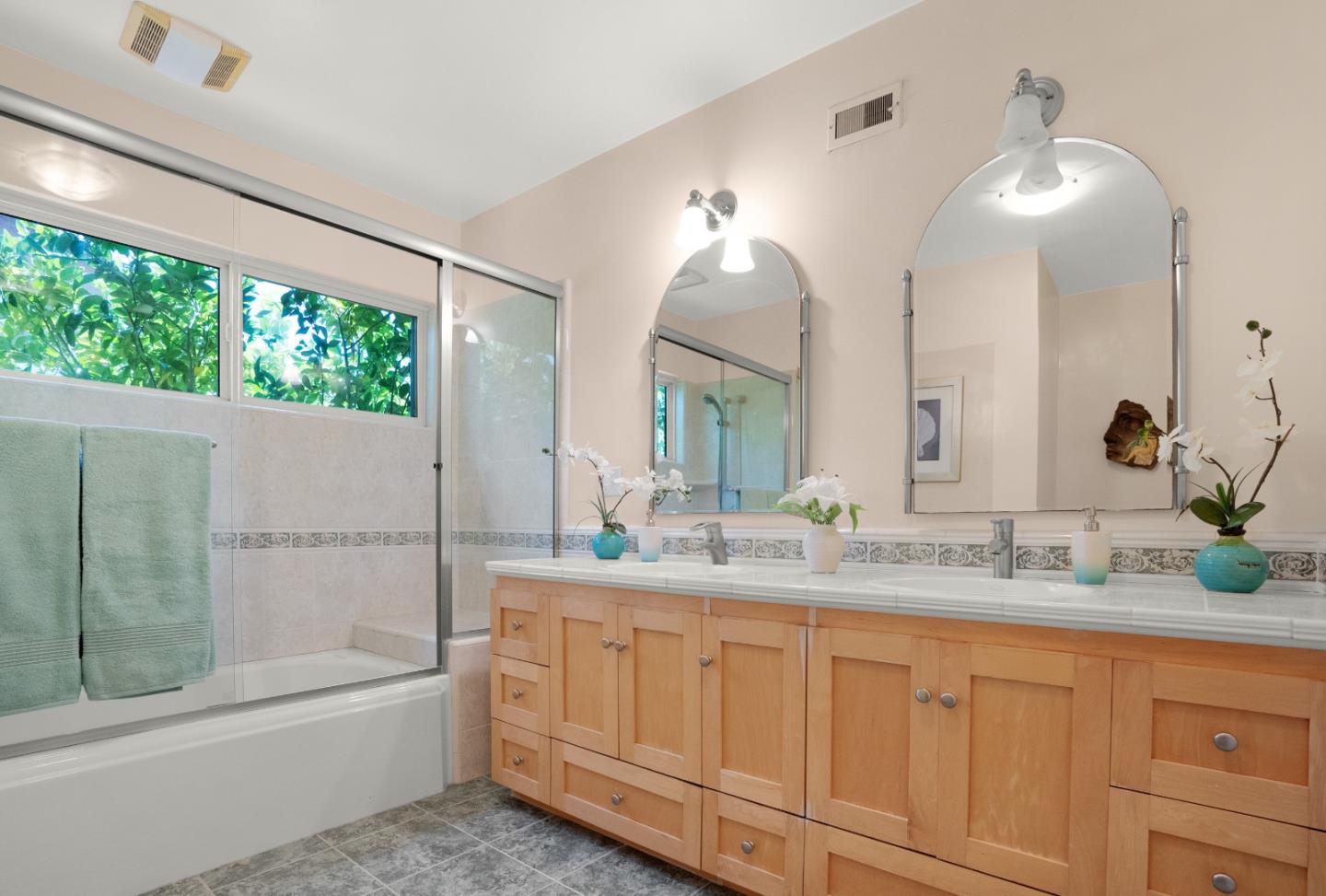 Detail Gallery Image 27 of 51 For 139 Scenic St, Santa Cruz,  CA 95060 - 3 Beds | 2/1 Baths